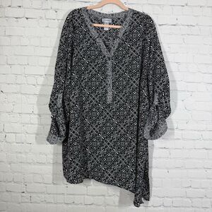 Catherines Tunic Blouse Women Plus 3X Black White Asymmetrical Hem Abstract Top